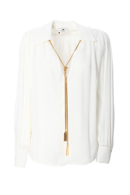 Shop ELISABETTA FRANCHI  Camicia: Elisabetta Franchi blusa in georgette con charms collana.
Camicia in doppia georgette a maniche lunghe con scollo a V e arricciatura sulle spalle. 
Collana removibile con charms logo.
Composizione: 100% Viscosa.
Vestibilità: regular.
Made in Italy.. CA09345E2-360